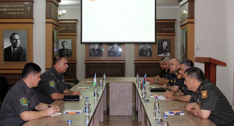 Azərbaycanla Özbəkistan hərbi təhsil sahəsində əməkdaşlığın inkişafını müzakirə edib