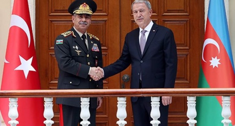 Zakir Həsənov Hulusi Akarla telefonla danışdı