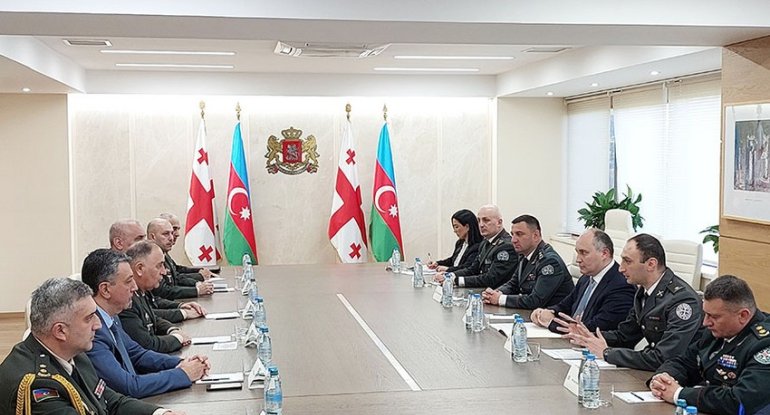 Azərbaycan Ordusunun Baş Qərargah rəisi Gürcüstanın müdafiə naziri ilə görüşüb - FOTO