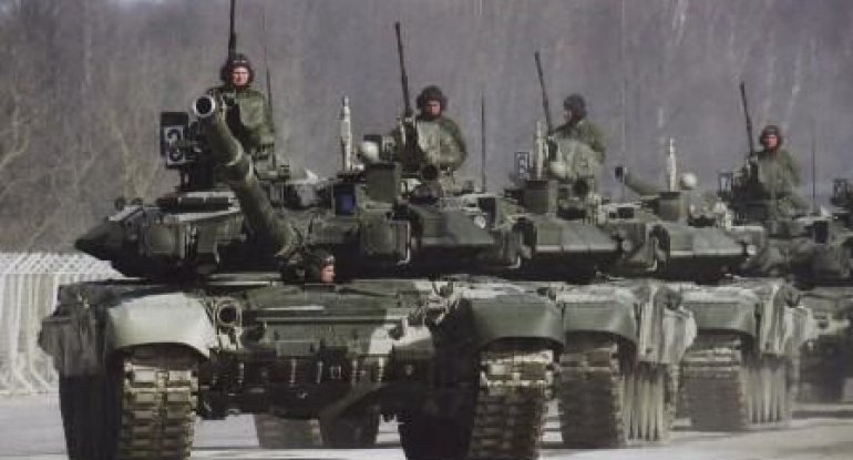 Rus ordusu 11 istiqamətdə hücuma keçdi