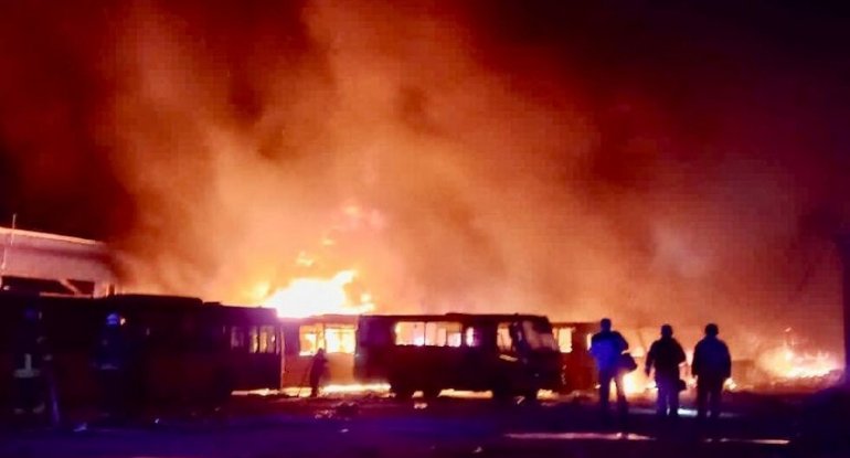 Rusiya Ukraynaya "İskəndər" raketləri atıb: ölən və yaralananlar var, 52 avtobus yanıb