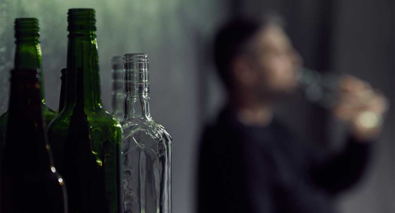 Alkoqol asılılığının səbəb olduğu xəstəliklər açıqlandı