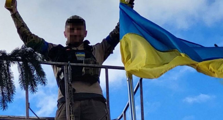 Ukraynada daha bir şəhər işğaldan azad edildi: Şəhər mərkəzində dövlət bayrağı ucaldılıb - VİDEO