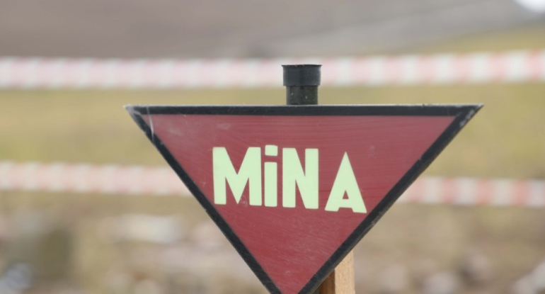 Ağdamda yolun inşası zamanı mina partlayıb: xəsarət alanlar var