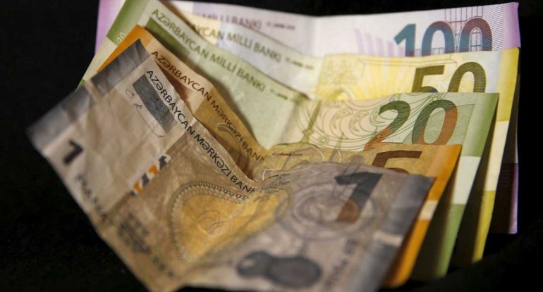 Manat bir sıra valyutalar qarşısında ucuzlaşdı