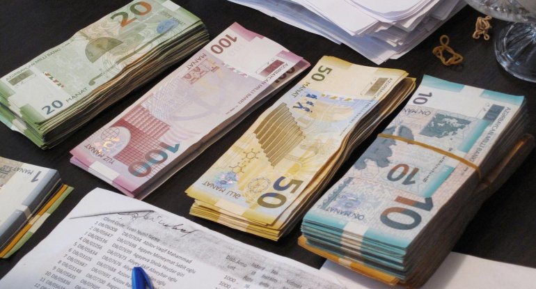Büdcə profisiti 12 dəfə artdı