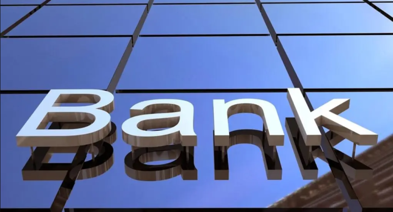 Bağlanan bankda pulu qalanlara müraciət edildi