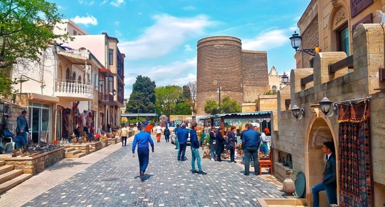 Azərbaycana gələn turistlərin sayı kəskin artıb
