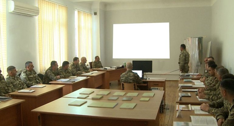 Azərbaycan hərbçilərinin komanda-qərargah təlimi keçirilirxa0 - FOTO