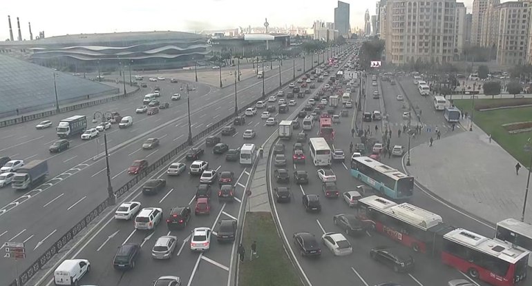 Tıxac olan yollar - SİYAHI