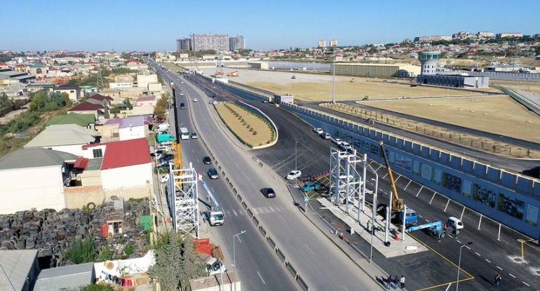 Xocəsəndə yeni yerüstü piyada keçidi tikilir