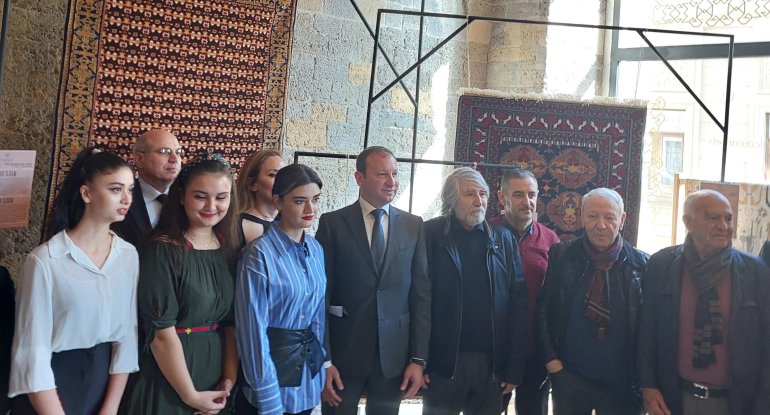 “Azərxalça”nın “Zəfər” xalça kolleksiyası təqdim olundu