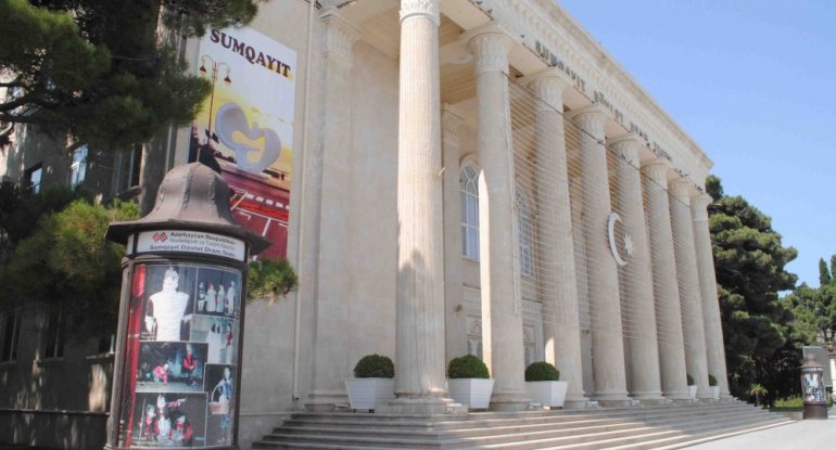 Sumqayıt Teatrında maaşlar 8 aydır verilmir? - Nazirlikdən açıqlama