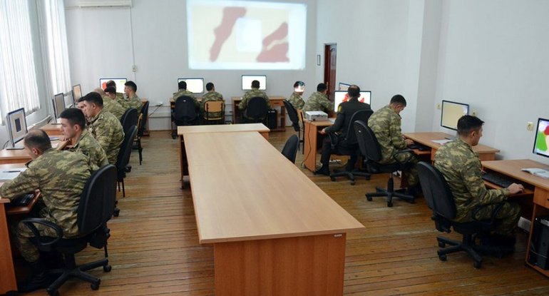 Azərbaycan Ordusunun hərbi hissələrinin komanda-qərargah təlimləri keçirilir - FOTO