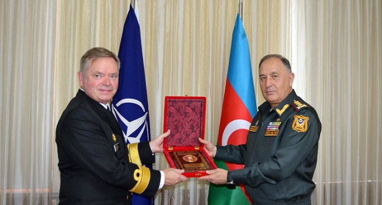 Kərim Vəliyev NATO kontr-admiralını azad edilmiş ərazilərdə görülən işlər barədə məlumatlandırıb - FOTO