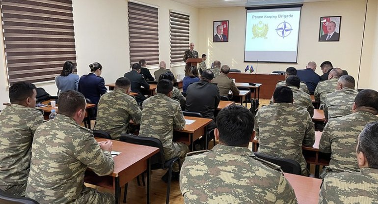 NATO nümayəndələri Azərbaycan Ordusunun döyüş texnikası ilə tanış olublar - FOTO