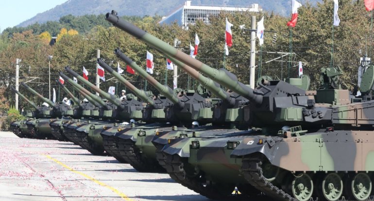 Cənubi Koreya Polşaya tank və artilleriya yollayıb