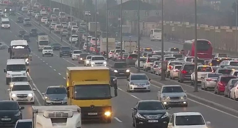 Bu yollarda tıxac var - SİYAHI