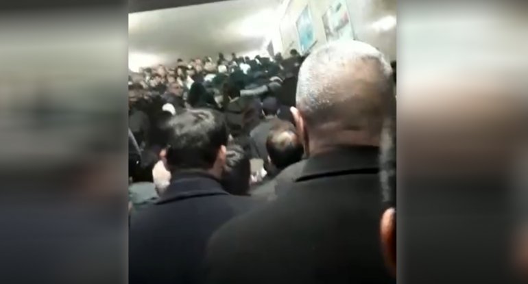 "Koroğlu" metrosunda "insan seli" - VİDEO