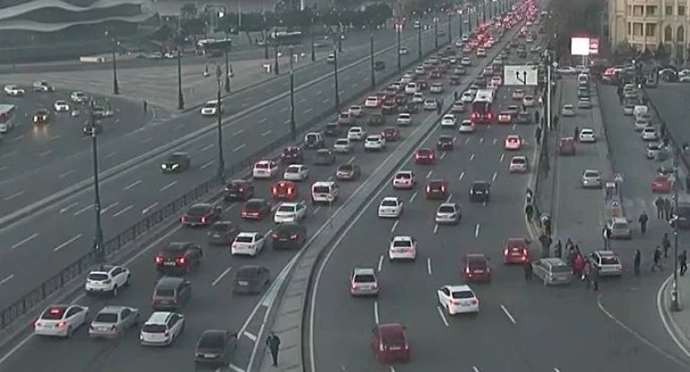Sıxlıq olan yollar açıqlandı - SİYAHI