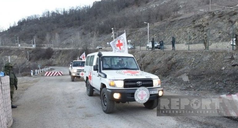 Sülhməramlıların avtomobilləri Xankəndi yolunda maneəsiz hərəkət edirlər - YENİLƏNİB - FOTO