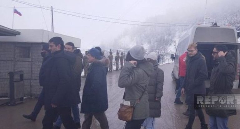 Sülhməramlıların avtomobilləri Xankəndi yolunda maneəsiz hərəkət ediblər - YENİLƏNİB - FOTO