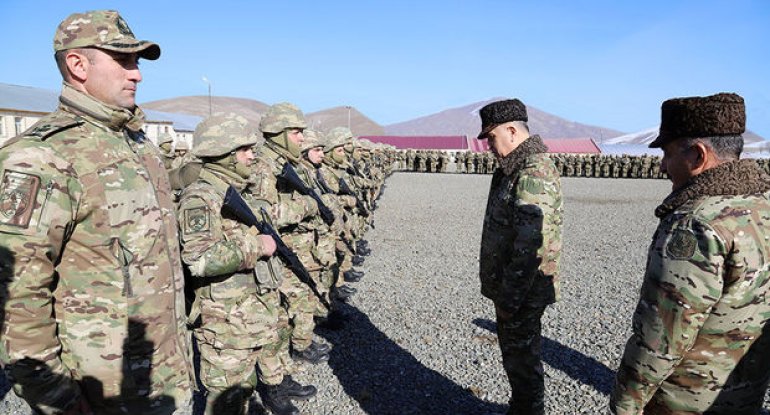 Baş Qərargah rəisi Ermənistanla sərhədə getdi, tapşırıqlar verdi - FOTO