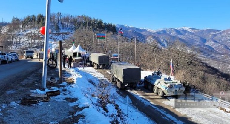 BQXK-nın və sülhməramlıların maşınları Xankəndi yolunda maneəsiz hərəkət edirlər - YENİLƏNİB + FOTO/VİDEO