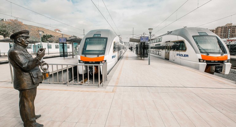Dəmir yolu ilə sərnişindaşımalar 82% artıb