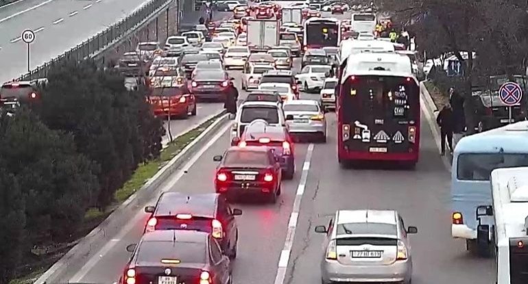 Sıxlıq olan yollar açıqlandı - SİYAHI