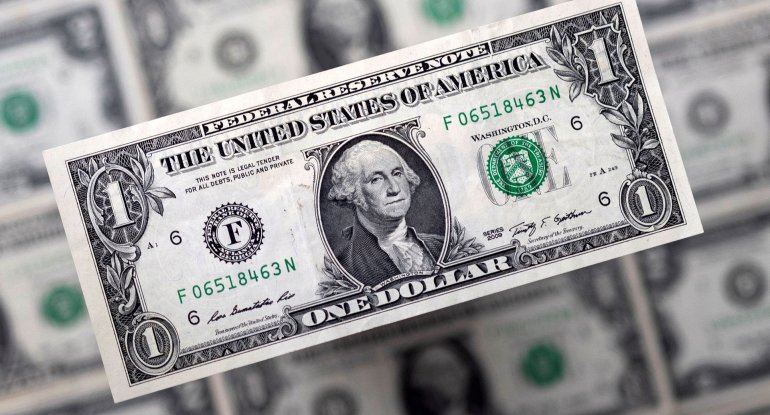 Banklar dollar almır: Ucuzlaşma gözlənilir?