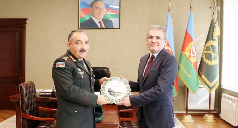 Azərbaycanlı general Türkiyənin yeni baş konsulu ilə görüşdü