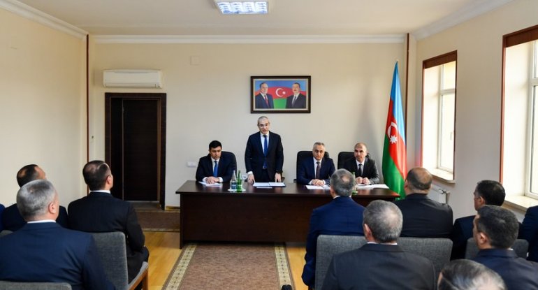 Naxçıvanda Dövlət Vergi Xidmətinin rəisi kollektivə təqdim olundu - FOTO