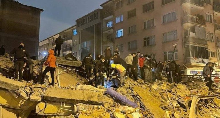Müdafiə Nazirliyinin tibb ehtiyatından Türkiyəyə yardım göndərilib