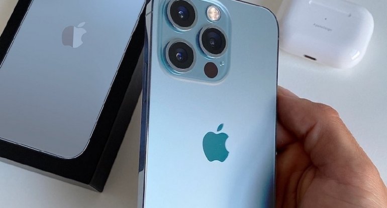 Azərbaycanda “Apple” loqosundan qanunsuz istifadə olunur
