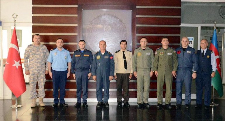 Hərbi qulluqçumuz Türkiyədə kursu birinciliklə bitirib - FOTO