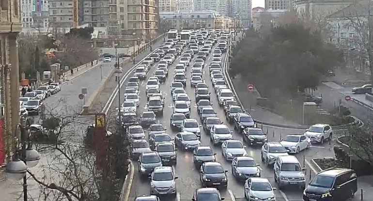 Tıxac olan yollar - SİYAHI