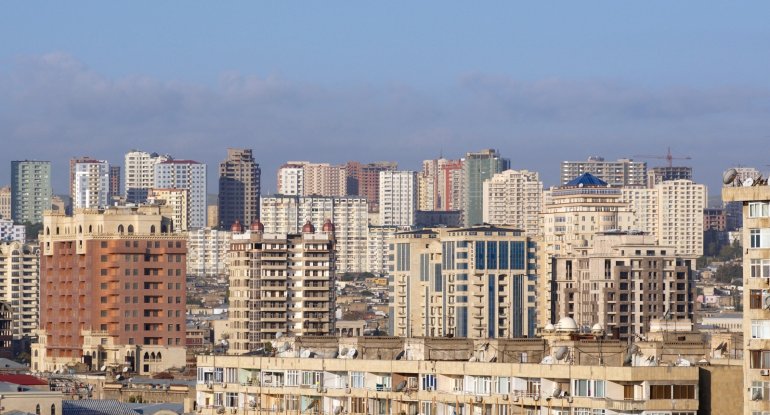 Bakıda bina sakinləri evlərini kütləvi satır? - AÇIQLAMA