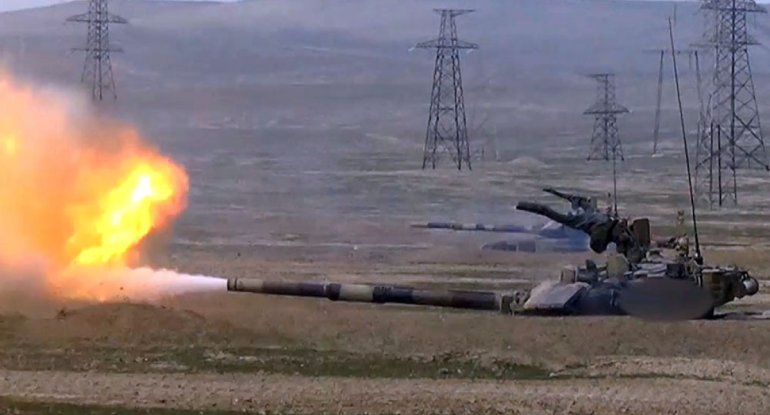MN: Tanklardan müxtəlif çalışmalar yerinə yetirilib - VİDEO