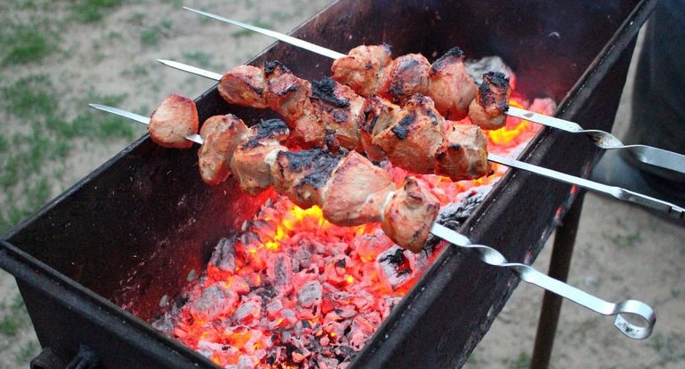 Kabab xərçəngə gedən yoldur – Həkim