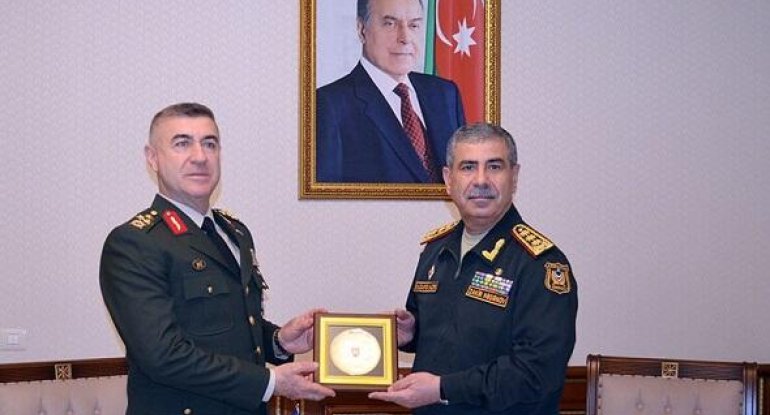 Zakir Həsənov NATO rəsmisi ilə görüşdü