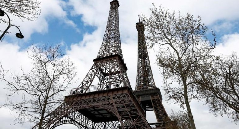 Parisdə ikinci Eyfel qülləsi tikildi - VİDEO