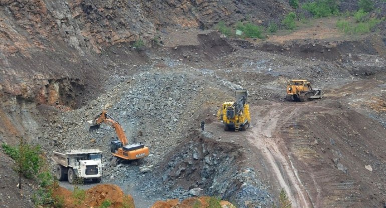 7 faydalı qazıntı yatağı istifadəyə verildi