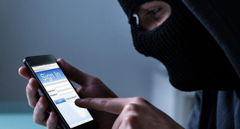 Telefonlar həmişə dinlənilir?
