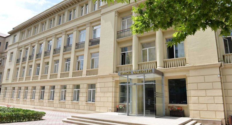 Bu məktəblər bağlanır: tədris onlayn olacaq