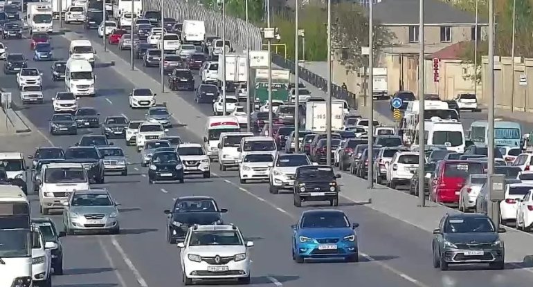 16 küçə və prospektdə sıxlıq var