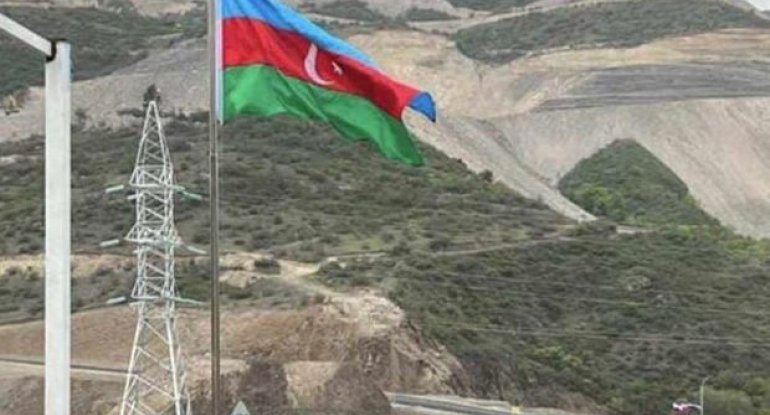 Yeni sərhəd-buraxılış məntəqəsində bayrağımız ucaldıldı - FOTO