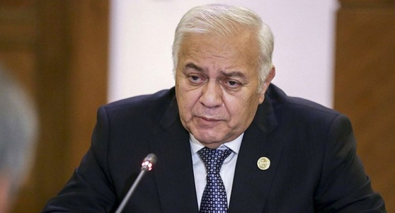 Oqtay Əsədovun qardaşının ölkədən çıxışı qadağan edildi