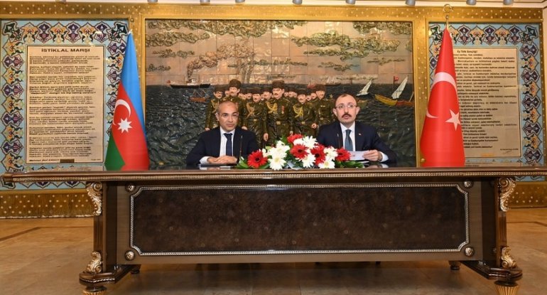 Azərbaycanla Türkiyə arasında mühüm sənəd imzalandı