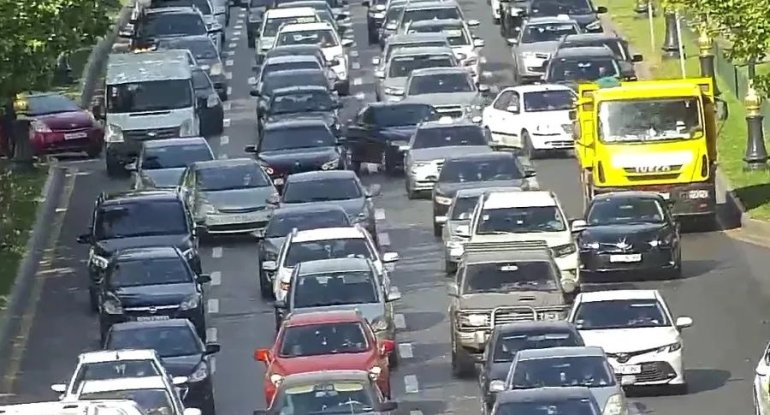 Bu küçə və prospektlərdə tıxac var - SİYAHI